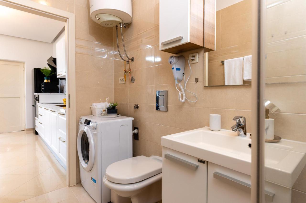 Luxa 5 Min Old Town, 10 Min Airport Apartment โตรกีร์ ภายนอก รูปภาพ